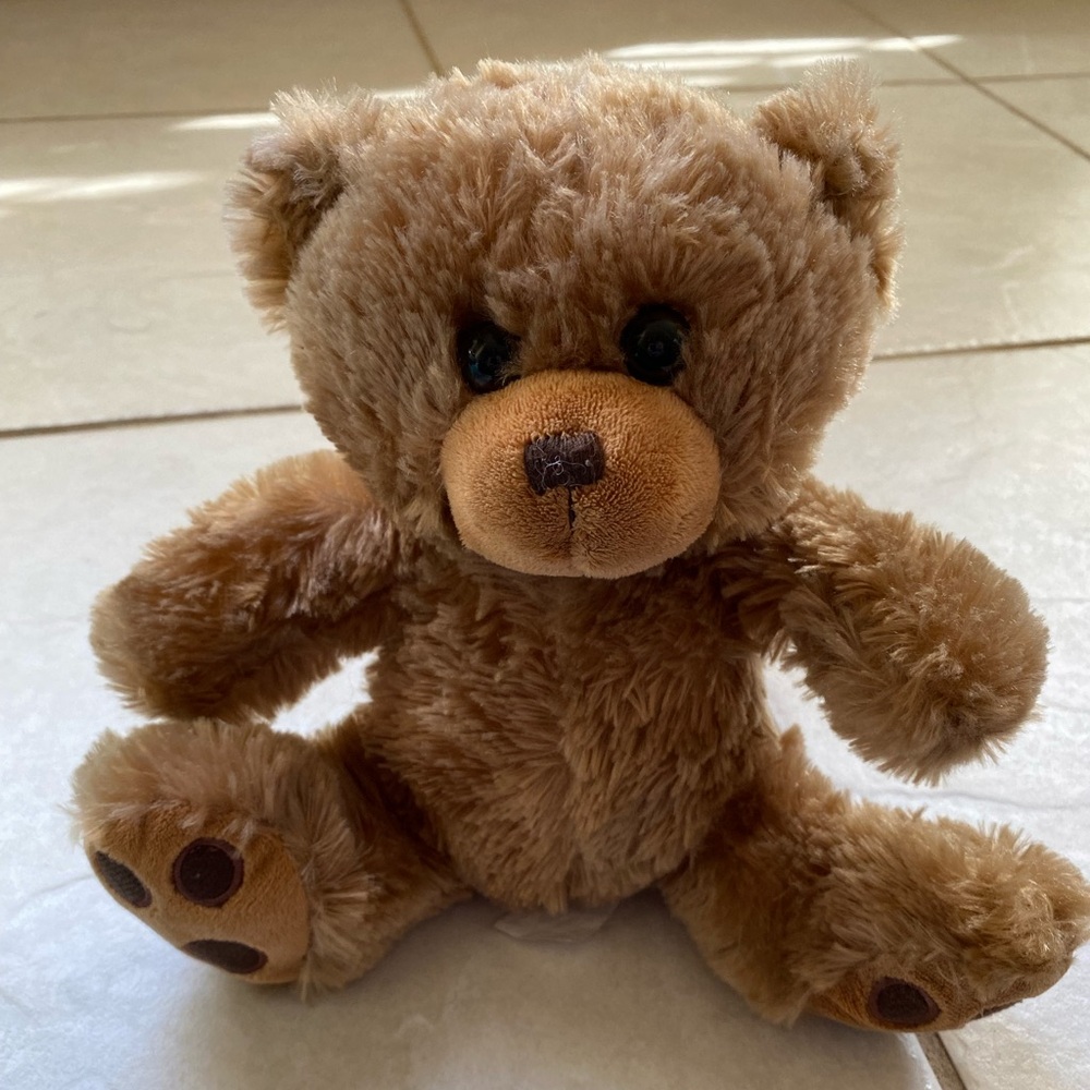 Hit Wear 8" Sitting Light Brown Bear Padded Feet Rounded Black Eyes Very Nice
